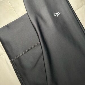 Alo airlift 7/8 legging. Carbon grey